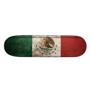 Mexiko-Flagge auf altem hölzernem Korn Skateboard