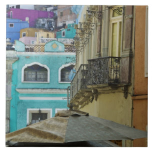 Mexiko, Guanajuato. Dicht gepackte Auswahl von Fliese