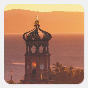 Mexiko, Jalisco, Puerto Vallarta. Kirchturm Quadratischer Aufkleber