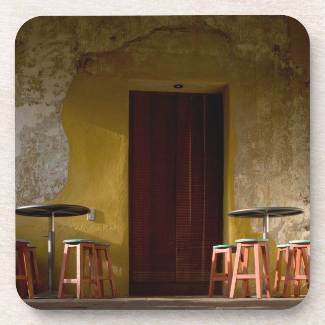 Mexiko, Oaxaca, Nachmittagssonnenlichtbalkon von Getränkeuntersetzer (Vorderseite)