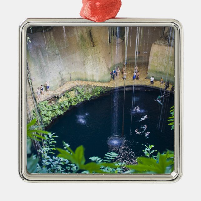 Mexiko, Quintana Roo, in der Nähe von Chichen Itza Ornament Aus Metall (Vorne)