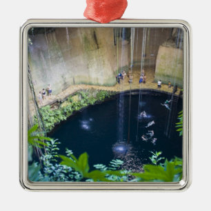Mexiko, Quintana Roo, nahe Chichen Itza, Ornament Aus Metall