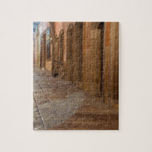 Mexiko, San Miguel de Allende, Bürgersteig mit Puzzle