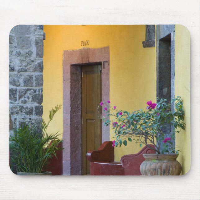 Mexiko, San Miguel de Allende, Eingang zum Archway Mousepad (Vorne)