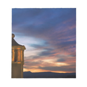 Mexiko, San Miguel de Allende. Sonnenuntergang übe Notizblock