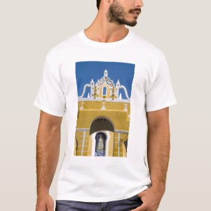 Mexiko, Yucatan, Izamal. Franziskanerkloster T-Shirt