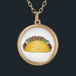Mexikos Food Feinschmecker Taco Tacos Cinco de May Vergoldete Kette<br><div class="desc">Necklace zeigt eine originelle Marker-Abbildung eines leckeren mexikanischen Essen harte Muschel Taco gefüllt mit Rind,  Käse,  Salat,  Tomaten und saure Sahne. Ideal für deinen Lieblings-Feinschmecker!</div>