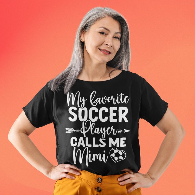 Mi jugador favorito me llama Mimi Abuela  T-Shirt (Von Creator hochgeladen)