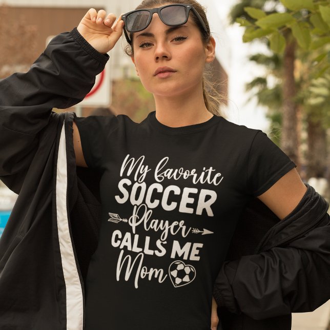 Mi Jugador Favorito me llama Mom Funny Mom T-Shirt (Von Creator hochgeladen)