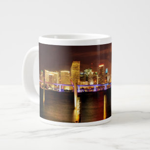 Miami-Skyline nachts, Florida Jumbo-Tasse