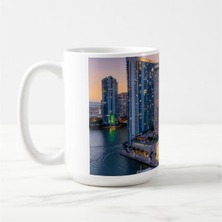Miami-Skyline-Sonnenuntergang mit InterContinental Kaffeetasse