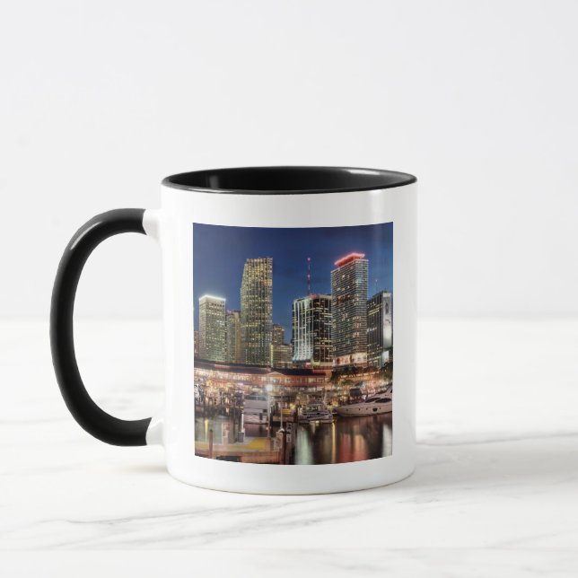 Miami-Skylinestadt in Florida Tasse (Links)