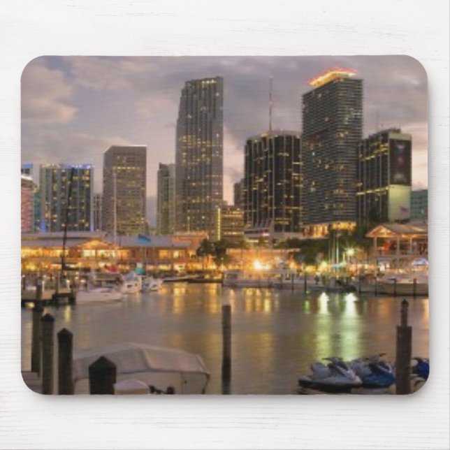 MiamifinanzSkyline an der Dämmerung Mousepad (Vorne)