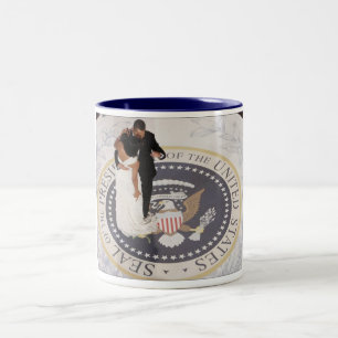Michelle und Barack Obama Zweifarbige Tasse