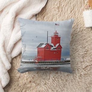 Michigan Big Red Lighthouse mit Winter Swans Kissen
