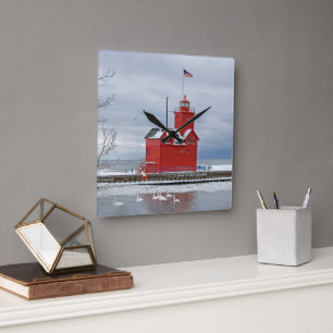 Michigan Big Red Lighthouse mit Winter Swans Quadratische Wanduhr