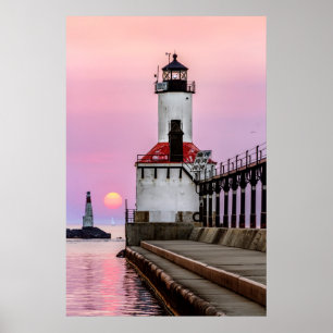 Michigan City Lighthouse und Sundown Sailboat Poster