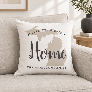 Michigan Home White Script Familienmonogramm Kissen