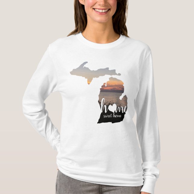 Michigan Zuhause Sweet Zuhause Typografie mit Herz T-Shirt (Vorderseite)