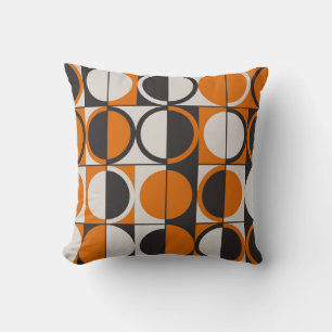 Mid-century geometric abstract pattern with simple kissen