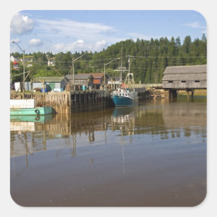 Mid tide in the Bay of Fundy at St Martins, New Quadratischer Aufkleber