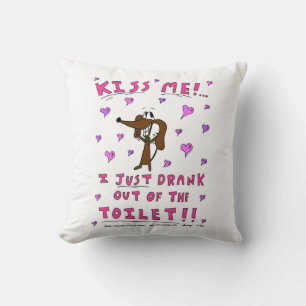 Midge "KISS ME" Pillow - Black Kissen