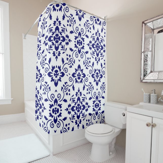 Midnight Bloom Classic Blue Floral Mosaic Duschvorhang (Beispiel)