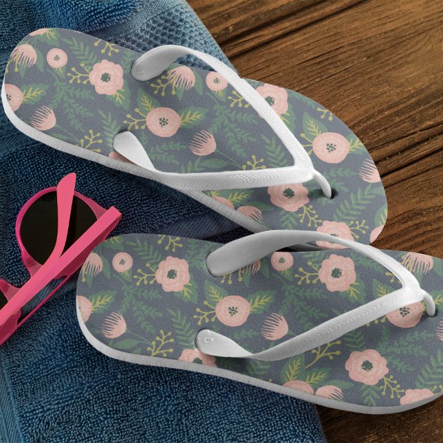 Midnight Blooms Monogram Flip Flops (Von Creator hochgeladen)