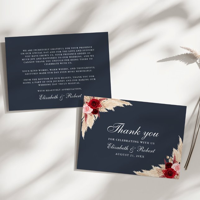 Midnight Blue Burgundy Rose Wedding Dankeskarte (Midnight Blue Burgundy Roses Wedding Thank You Card on a sunny white table.)