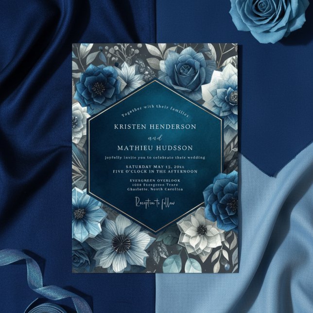 Midnight Blue Floral Bloom Wedding Einladung (Von Creator hochgeladen)