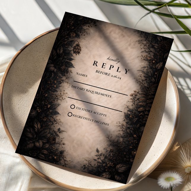 Midnight Botanical Gothic Wedding RSVP Karte (Von Creator hochgeladen)