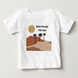 Midnight Oasis: Minimale Mondlandschaft in der Wüs Baby T-shirt