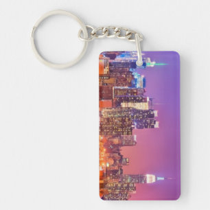 Midtown Manhattan nachts mit Reich Stae Schlüsselanhänger