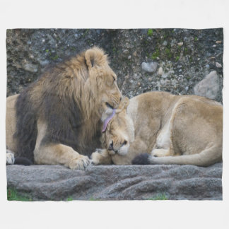 Mighty Lion Liebe Fleecedecke