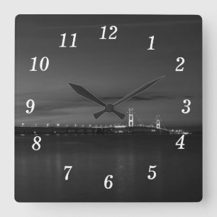 Mighty Mac bei Nacht Pano Graustufen Wall Clock Quadratische Wanduhr