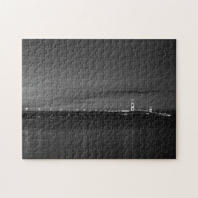 Mighty Mac bei Nacht Pano Grayscale Puzzle (Horizontal)