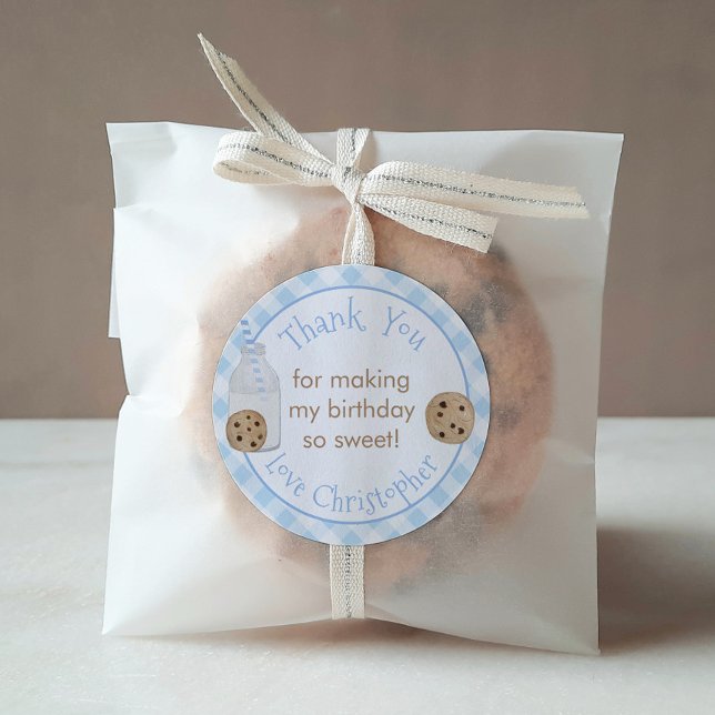 Milch & Cookies Geburtstagsparty für Junge Vielen  Runder Aufkleber (Milk and cookies with blue gingham boy birthday party thank you favor sticker)