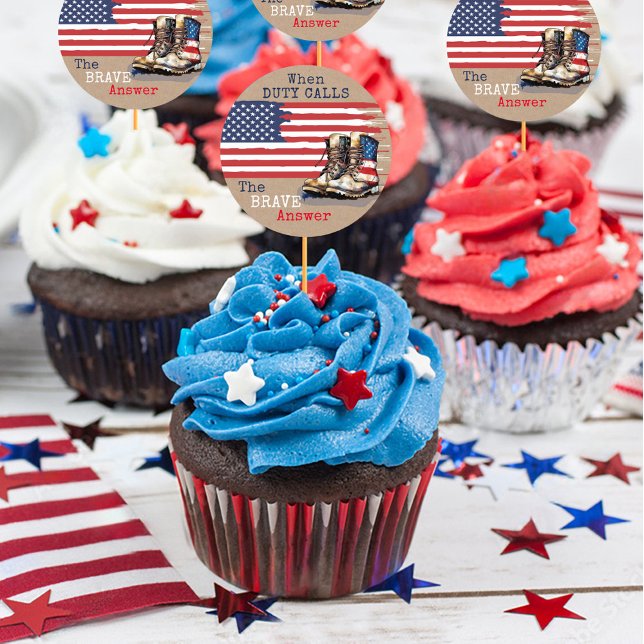 Militär stimuliert US-Flagge KRAFT weg Party Pick Runder Aufkleber (Rustic kraft patriotic US flag boots duty calls brave military going away party cupcake pick sticker)