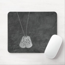 Militärhunde-Tags mit Paw-Printen auf der Ledermau Mousepad
