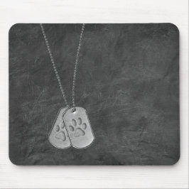 Militärhunde-Tags mit Paw-Printen auf der Ledermau Mousepad