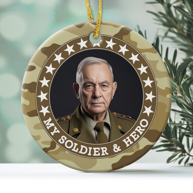 Militärischer Held - Camouflage-Design DOPPELSIDIE Keramikornament (Personalized Christmas Photo Ornament)