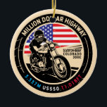 Million Dollar Highway Colorado Motorrad Keramik Ornament<br><div class="desc">Million Dollar Highway in einem Vintagen,  Not leidenden Stil Emblem. Es ist eine landschaftliche Fahrt,  die in Colorado und außerhalb des San Juan Skyway zu finden ist.</div>