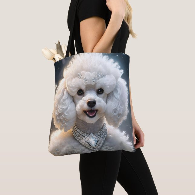 Millionen Dollar weißes Poodle, (Von Nahem)
