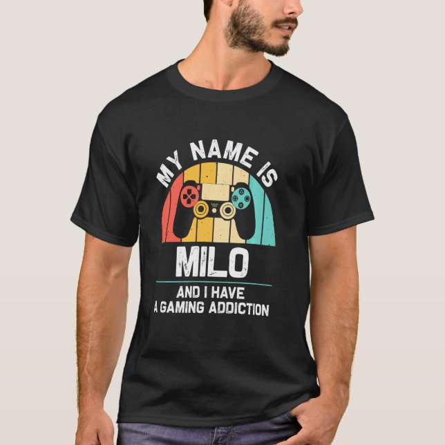 Milo Name Personalisiert Funny Gaming Geek Geburts T-Shirt (Vorderseite)