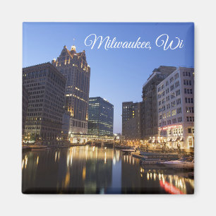Milwaukee, Wisconsin Souvenir Keepake Magnet