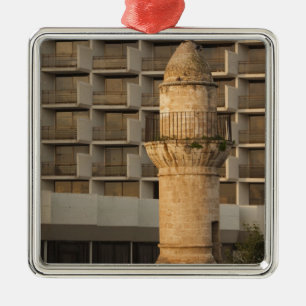 Minarett der Jama al-Bahr-Moschee am Wasser Ornament Aus Metall