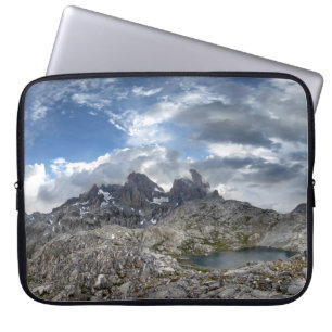 Minarettpanorama über den Seen von Nydiver - Sierr Laptopschutzhülle