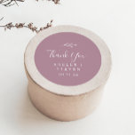 Mindestleaf | Mauve Vielen Dank, dass Sie einen St Runder Aufkleber<br><div class="desc">Diese minimalen Blatt-lila-Dankeschön-Aufkleber Gastgeschenk Hochzeit sind perfekt für einen boho Hochzeitsempfang. Die Silhouette ist schlicht und besteht aus einem grünen Blatt in einem romantischen, lila rosa Farbton mit minimalistischem böhmischen Gartenstil. Personalisieren Sie die Aufkleber mit Ihren Namen, dem Ereignis (falls zutreffend) und dem Datum. Diese Aufkleber können für Hochzeitsempfang, Brautparty...</div>