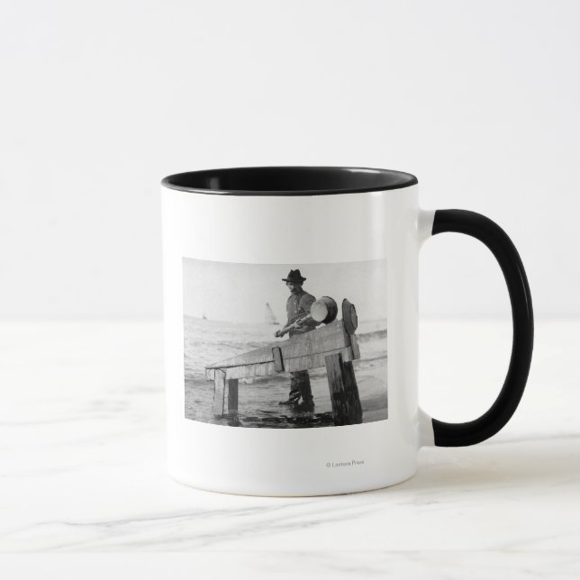 Miner Washing Gold in Alaska Fotografie Tasse (Rechts)