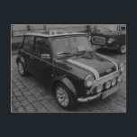 Mini Cooper Vintage Auto in schwarz-weiß Postkarte<br><div class="desc">Eine großartige Postkarte eines klassischen Vintagen Miniautos in Schwarz/Weiß.</div>